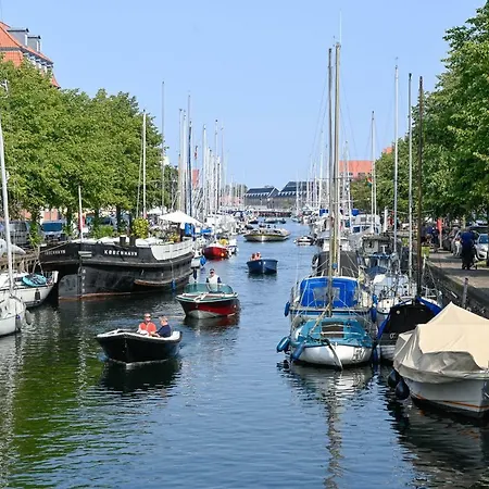 Apartment Bright Spacious In Cristianshavn